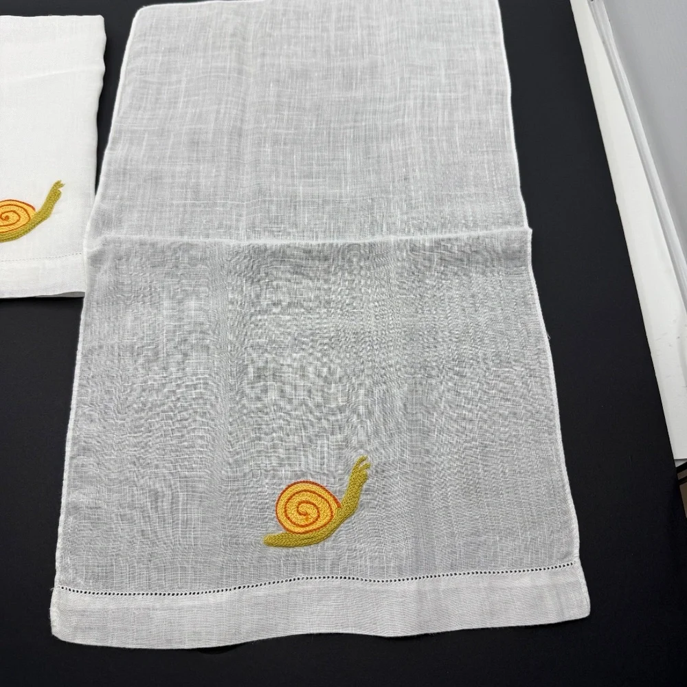 Vintage, 2 Unused White Madeira Linen Embroidered Snails Finger Tip Guest Towels